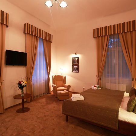 Hotel Svaty Jan ปราก ภายนอก รูปภาพ