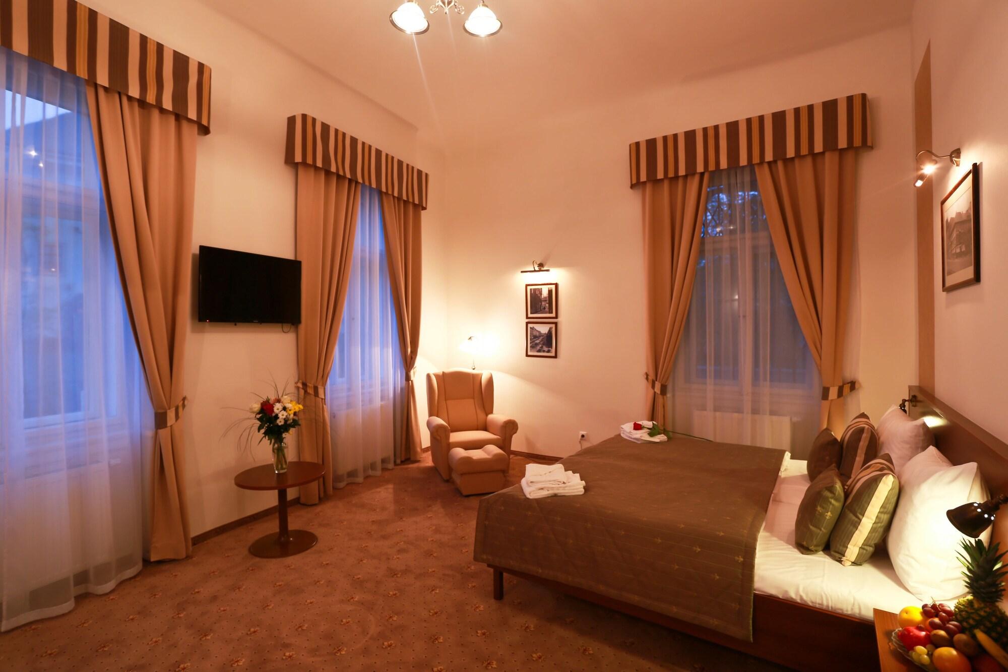 Hotel Svaty Jan ปราก ภายนอก รูปภาพ