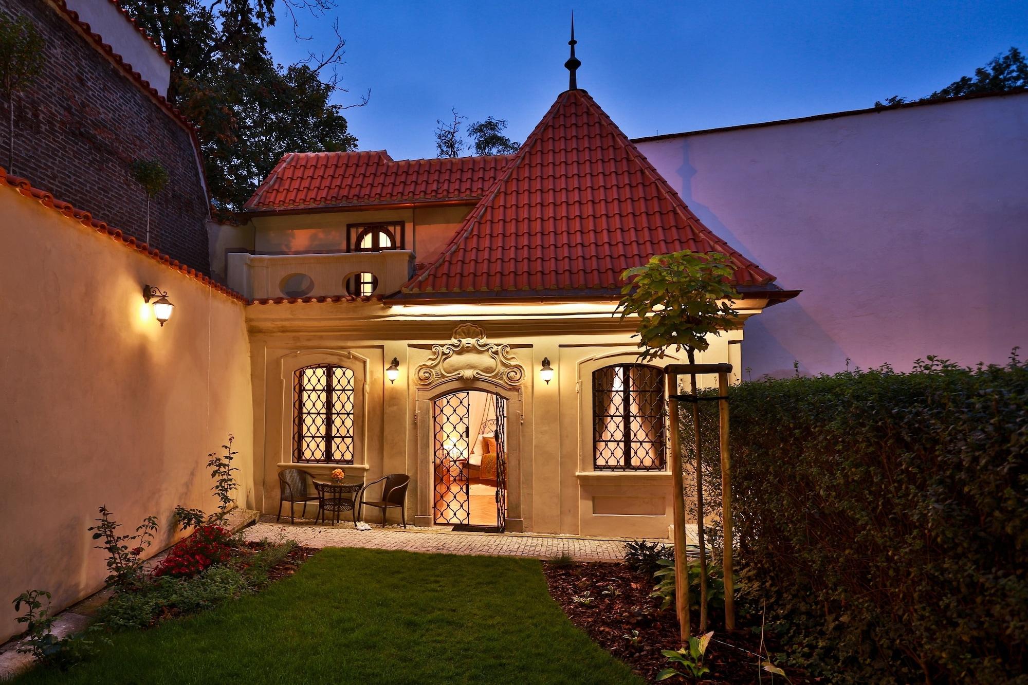 Hotel Svaty Jan ปราก ภายนอก รูปภาพ