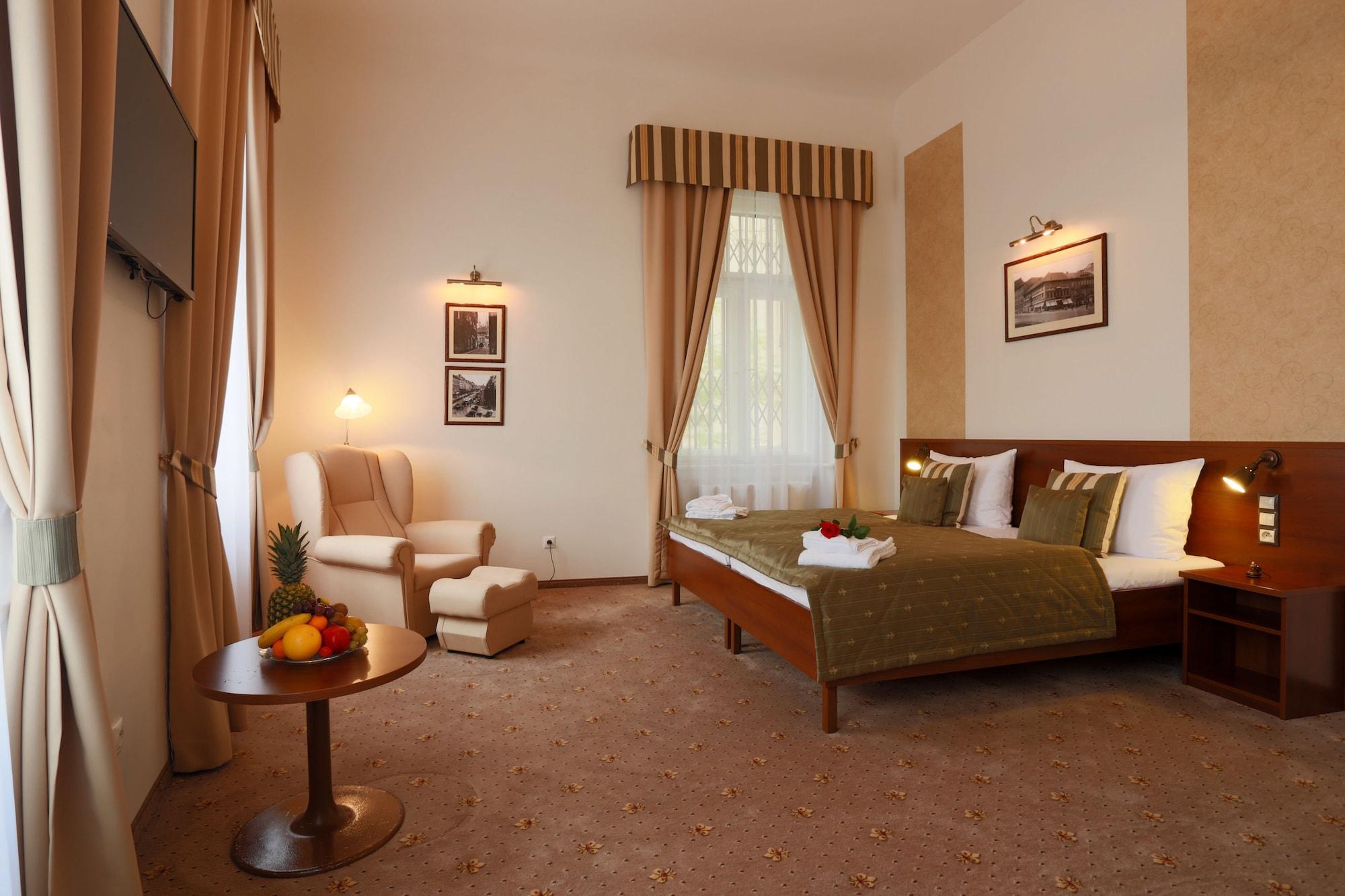 Hotel Svaty Jan ปราก ภายนอก รูปภาพ