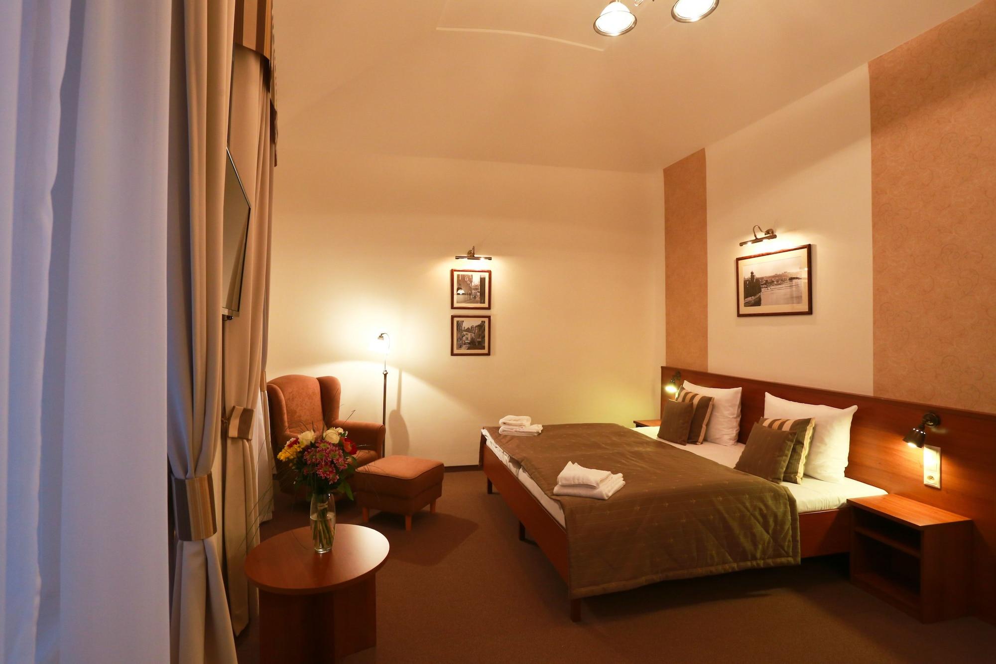 Hotel Svaty Jan ปราก ภายนอก รูปภาพ